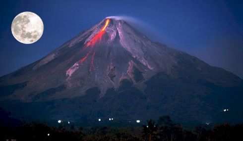 Volcán en erupción