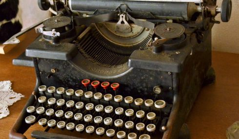 Máquina de escribir antigua